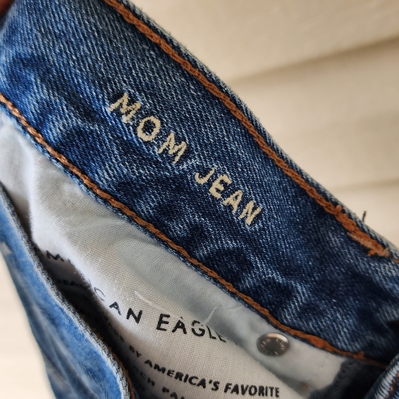 American Eagle distressed mom jeans size 2 - Picture 13 of 13